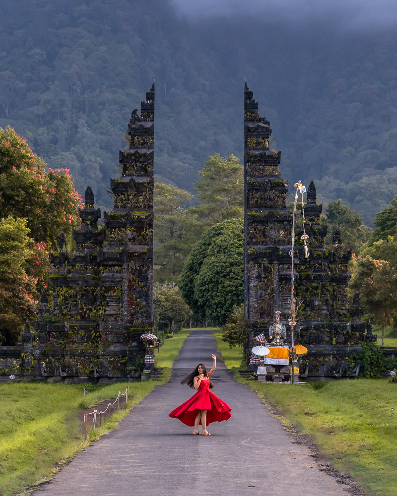 https://www.suvarnaarora.com/wp-content/uploads/2020/05/Handara-gate-near-wanagiri-hidden-hills-1.jpg