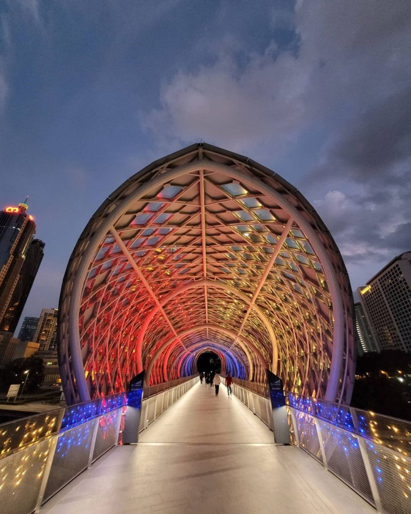 Saloma link bridge in Kuala Lumpur