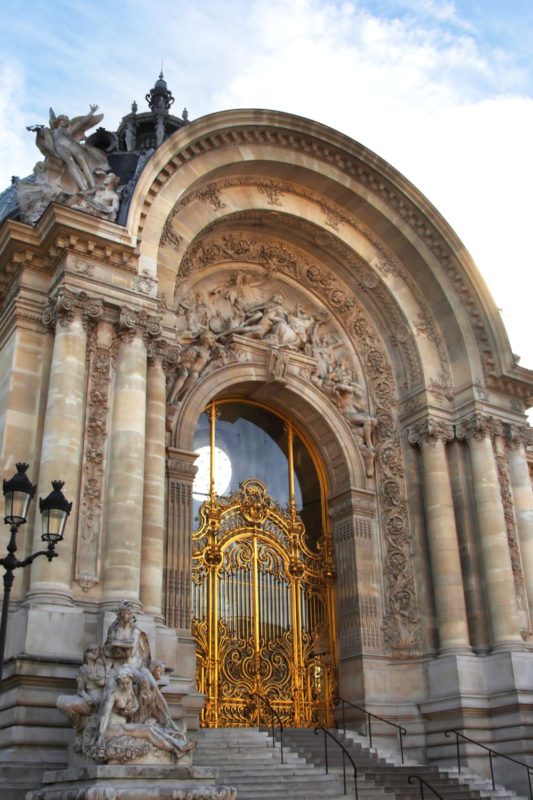 The gorgeous golden gate of Petit palais